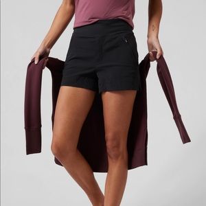 Athleta Trekkie north short